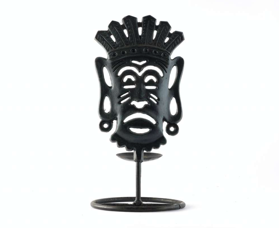 Displaying African Artifacts