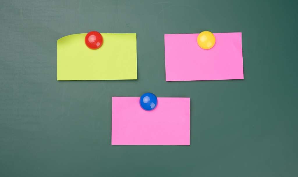 Green chalkboard stickers attached with round magnets, space for writing