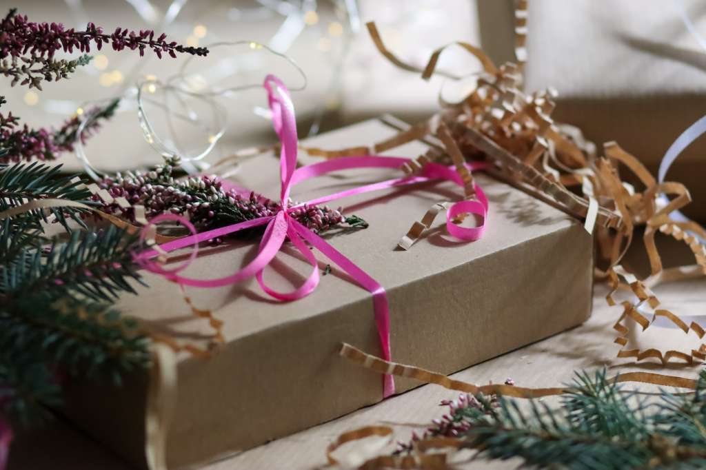 Creative gift wrapping ideas. Personalized gifts.Ribbon.