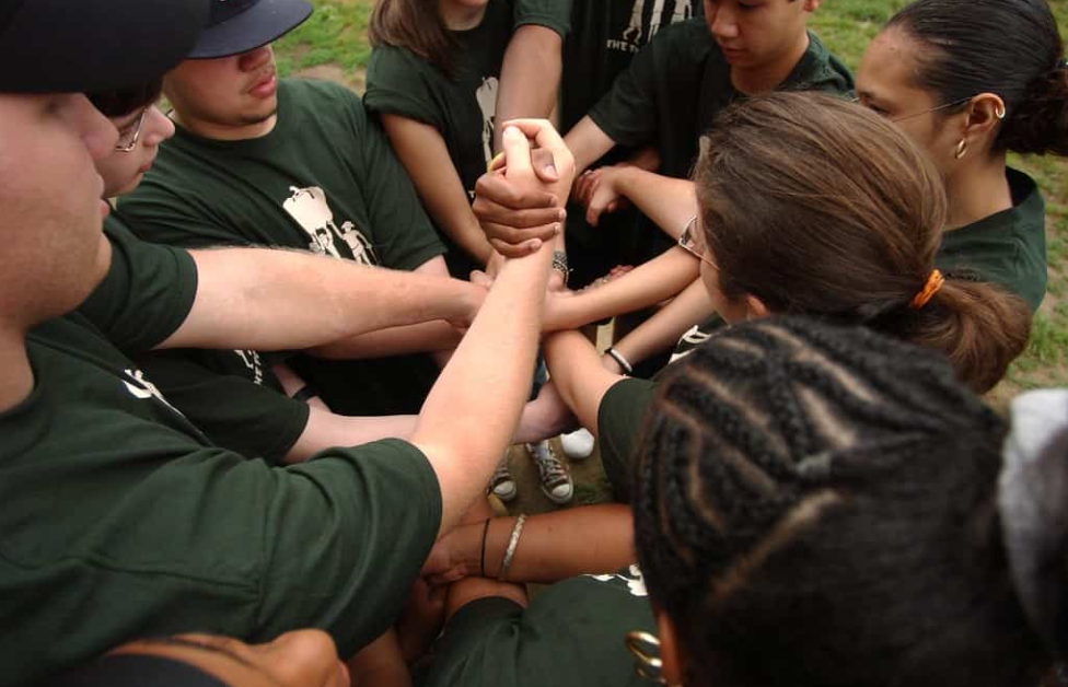 Human Knot- Team Building Activities